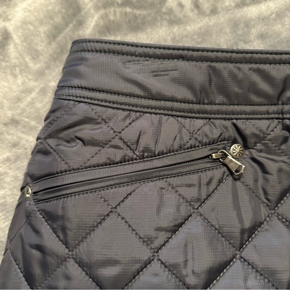 Black quilted athleta snow stomper skirt 4 tall Great for winter with leggings! - Picture 6 of 9